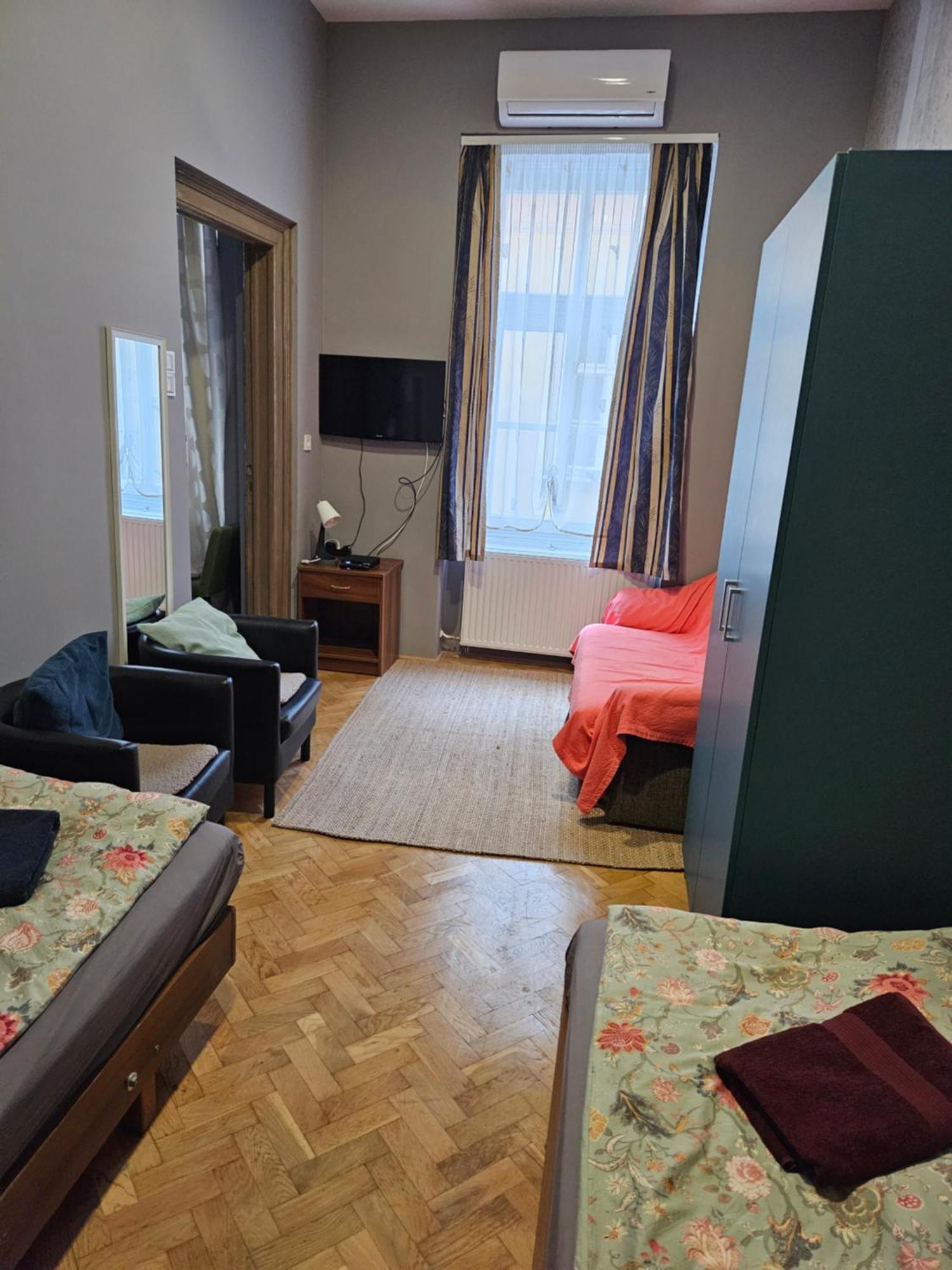 Danubescree Cozy Апартаменти